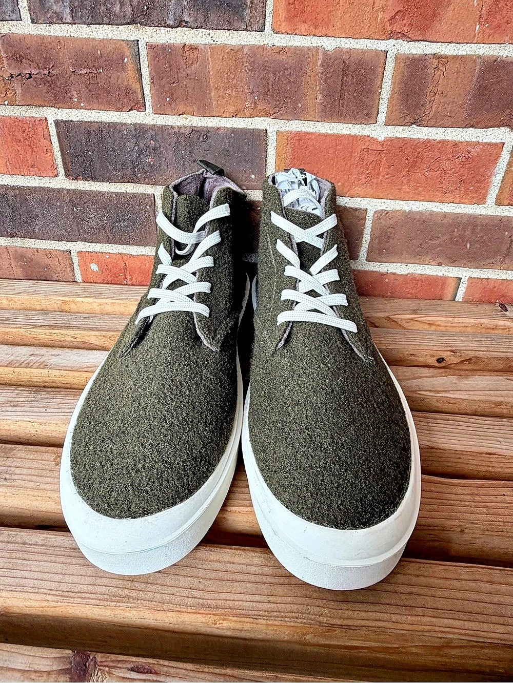 Steve Madden Chukka Lace-Up Sneaker Green & White